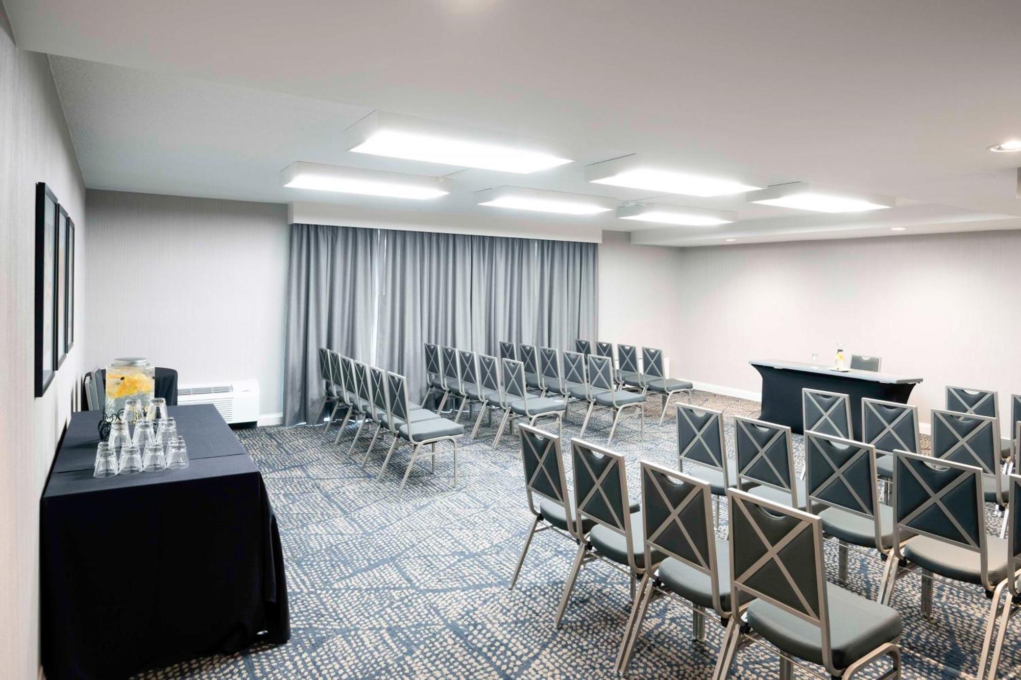 Doubletree By Hilton Hotel And Conference Center Chicago North Shore Skokie Eksteriør billede