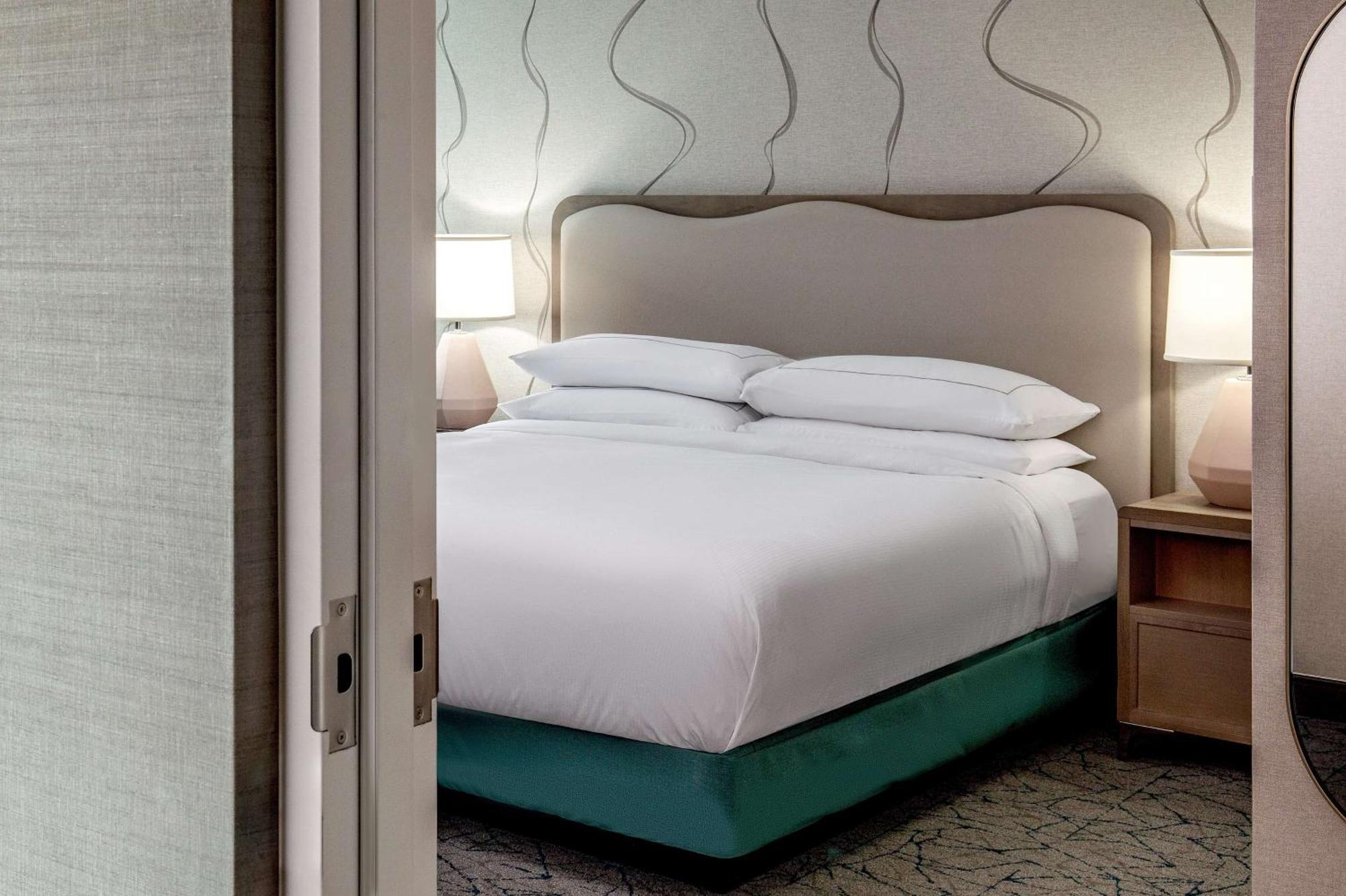 Doubletree By Hilton Hotel And Conference Center Chicago North Shore Skokie Eksteriør billede