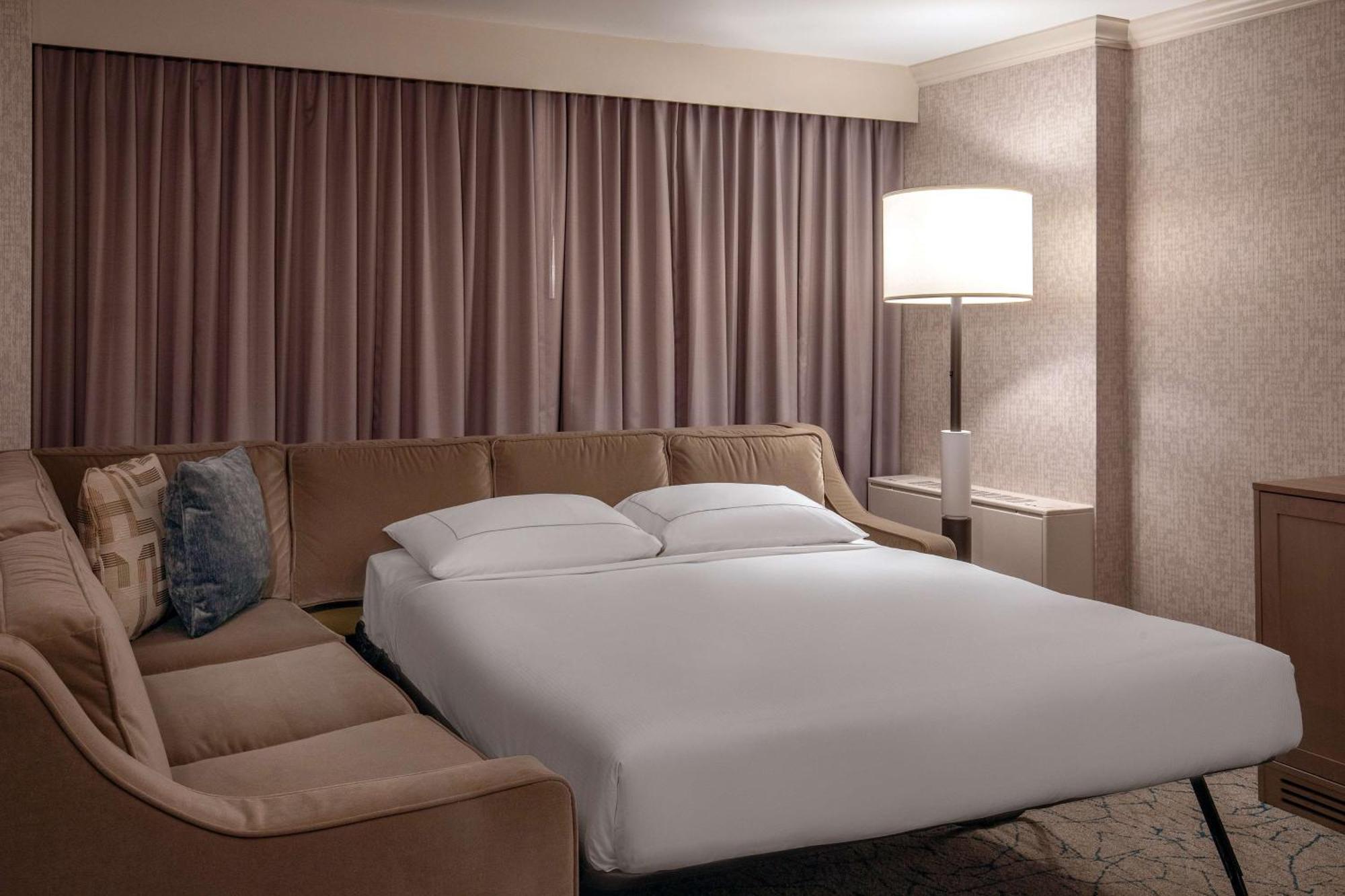 Doubletree By Hilton Hotel And Conference Center Chicago North Shore Skokie Eksteriør billede