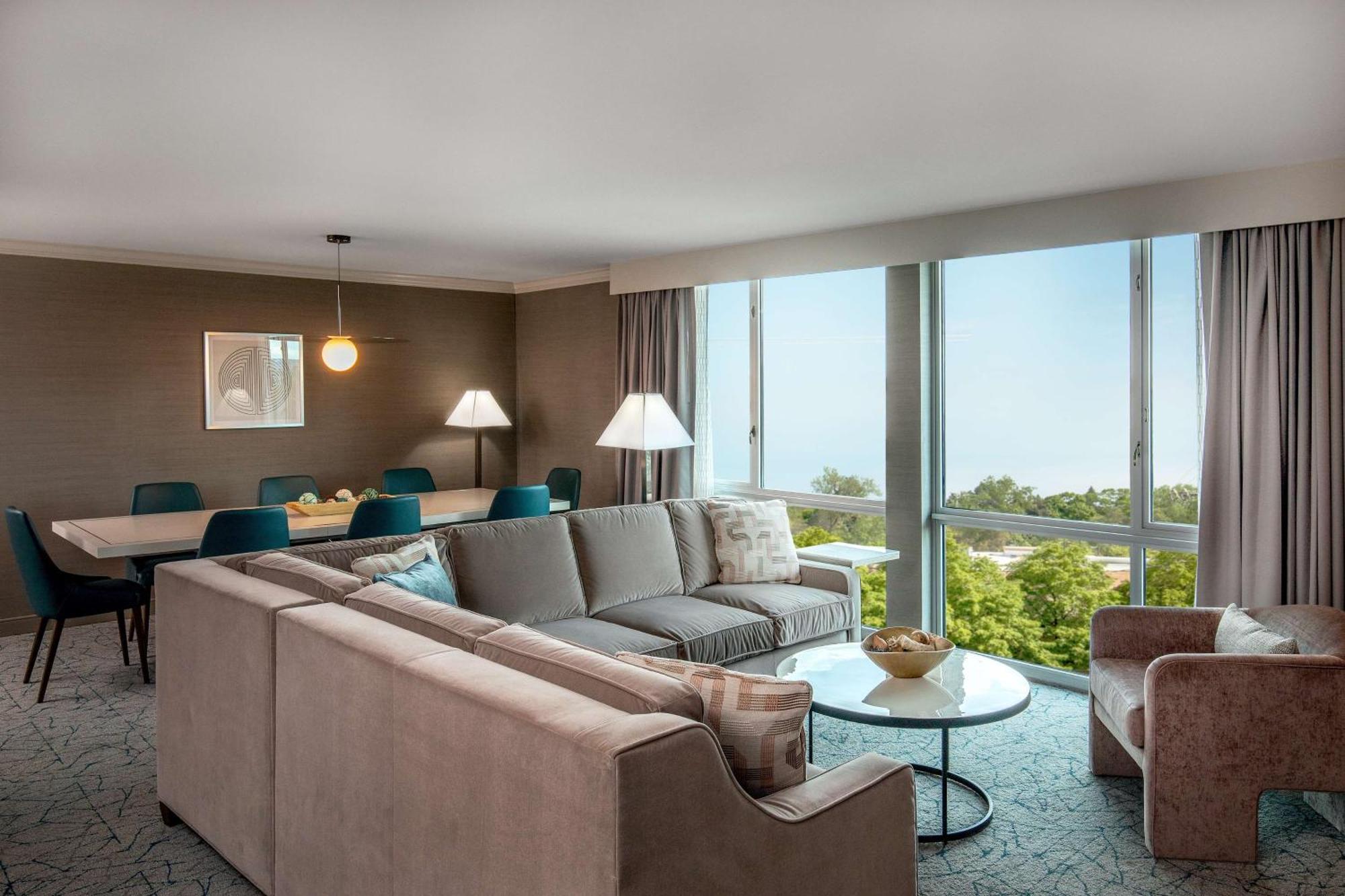Doubletree By Hilton Hotel And Conference Center Chicago North Shore Skokie Eksteriør billede