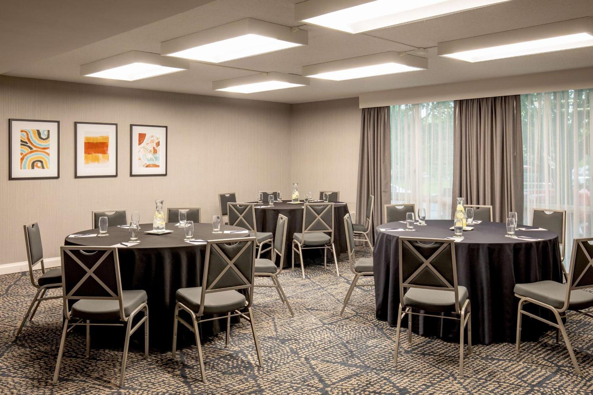 Doubletree By Hilton Hotel And Conference Center Chicago North Shore Skokie Eksteriør billede